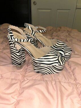 Y2K Zebra pumps